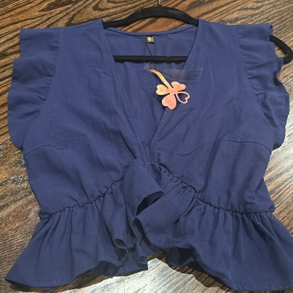 **NWT** Fancyinn Top - Picture 2 of 4